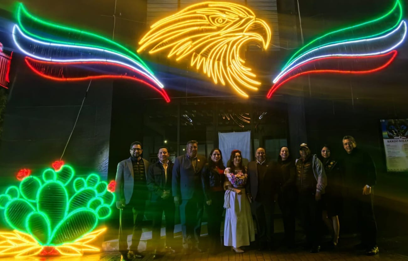 Ilumina Gobierno de Apizaco el centro de la ciudad con motivo de las Fiestas Patrias
